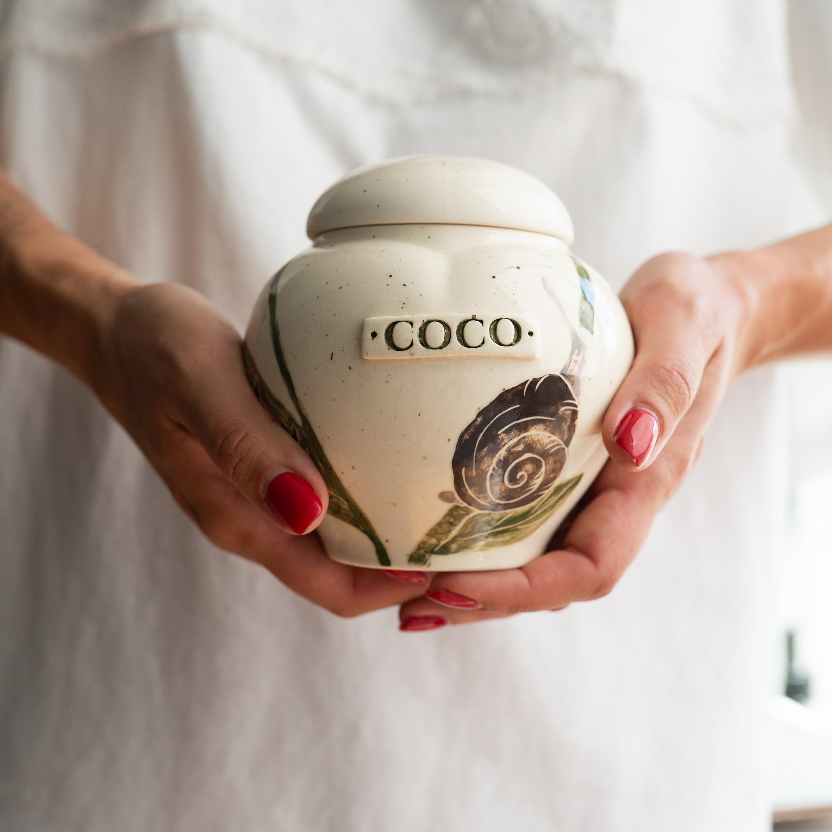 Snail Pet Urn, Ceramic Urn for Ashes, Creamation Urn, Heart Urn for Pets, Dog Urn, Cat Urn