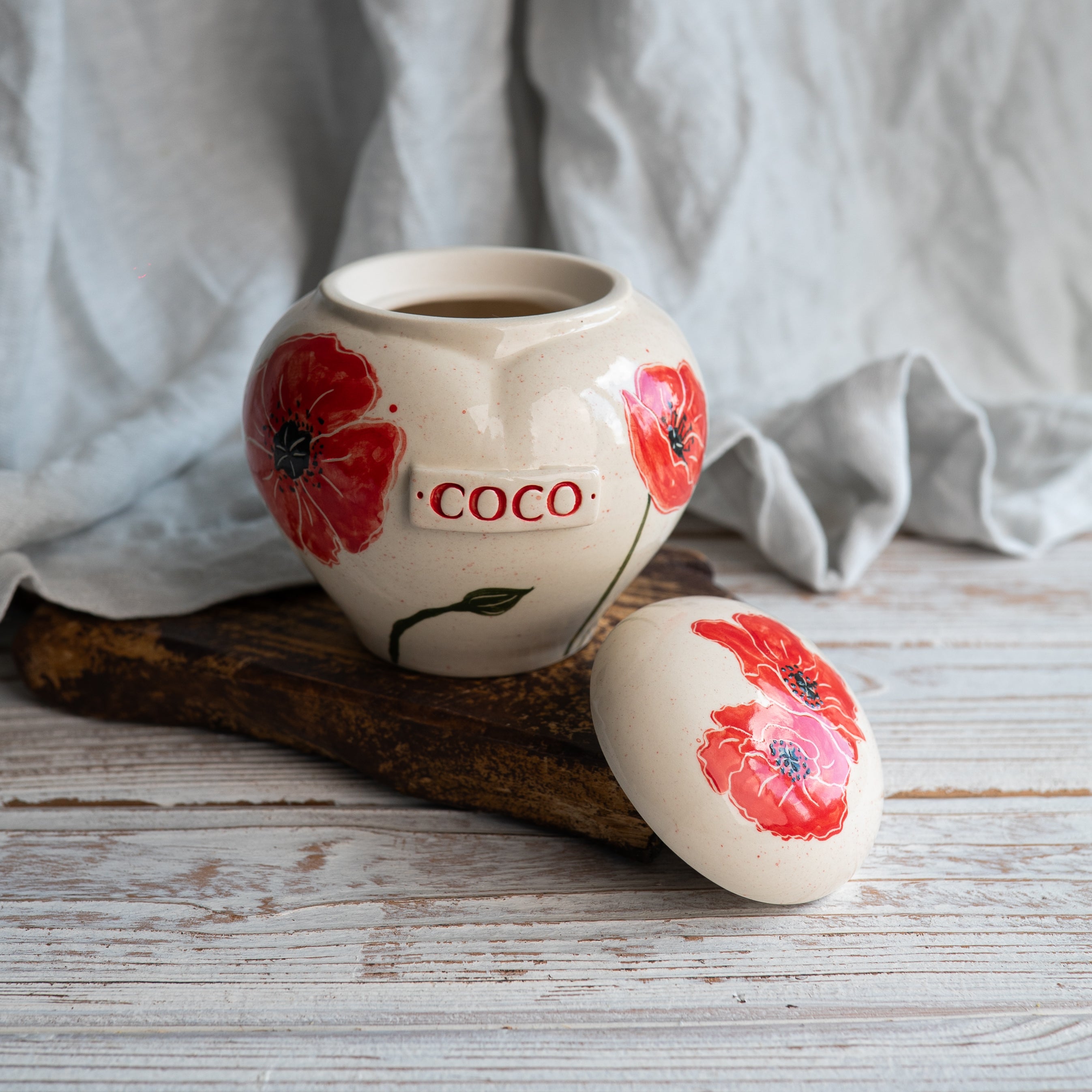 Poppy Pet Urn, Ceramic Urn for Ashes, Creamation Urn, Heart Urn for Pets, Dog Urn, Cat Urn