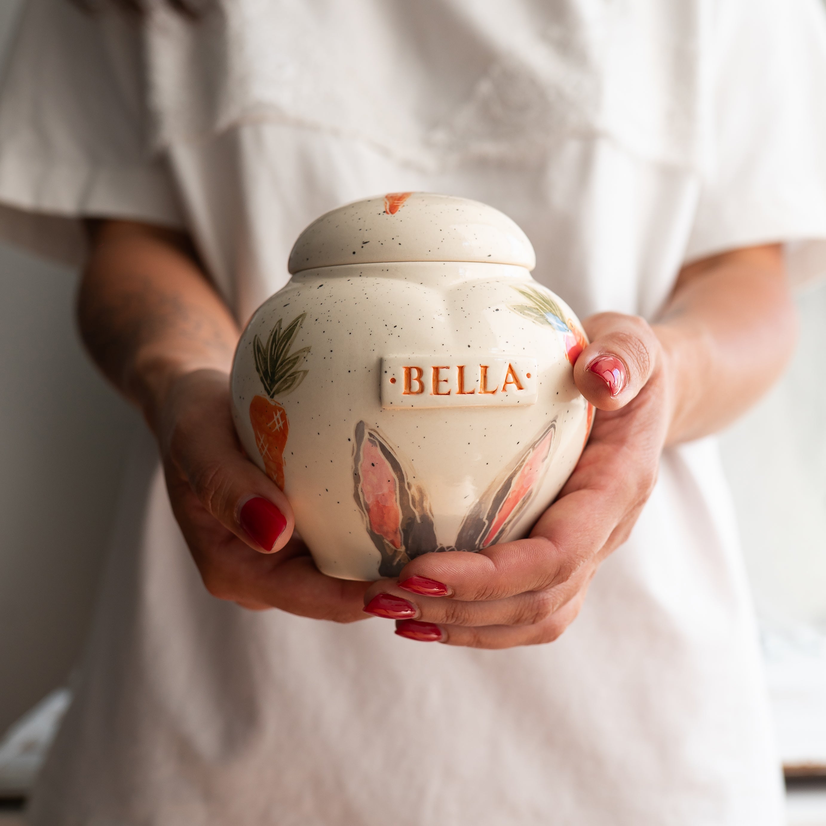 Bunny Urn, Ceramic Urn for Ashes, Creamation Urn, Heart Urn for Pets