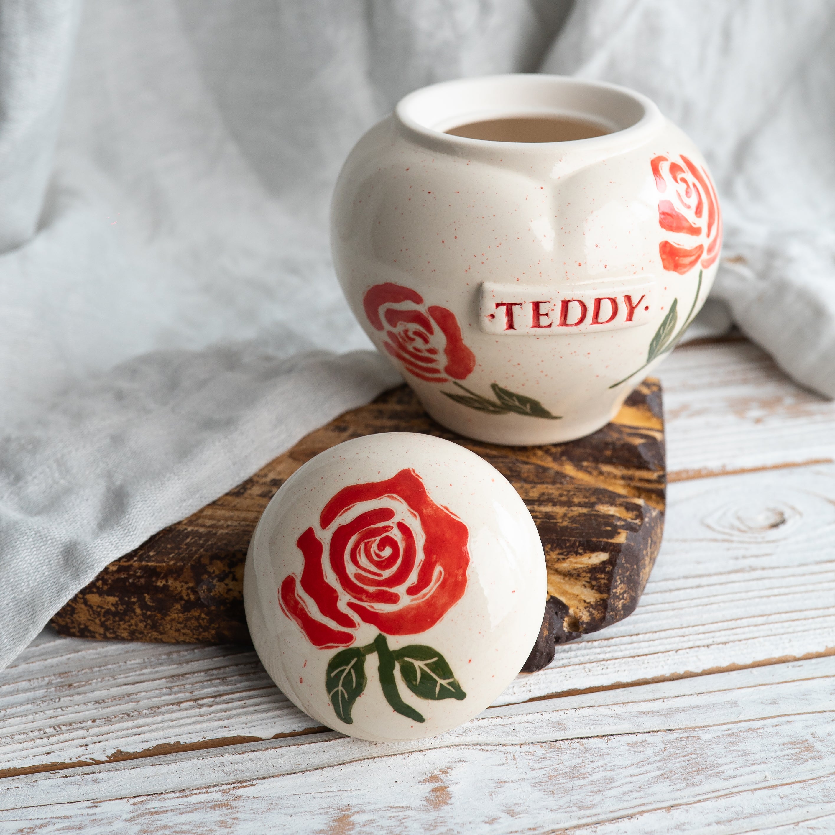 Rose Pet Urn, Ceramic Urn for Ashes, Creamation Urn, Heart Urn for Pets, Dog Urn, Cat Urn