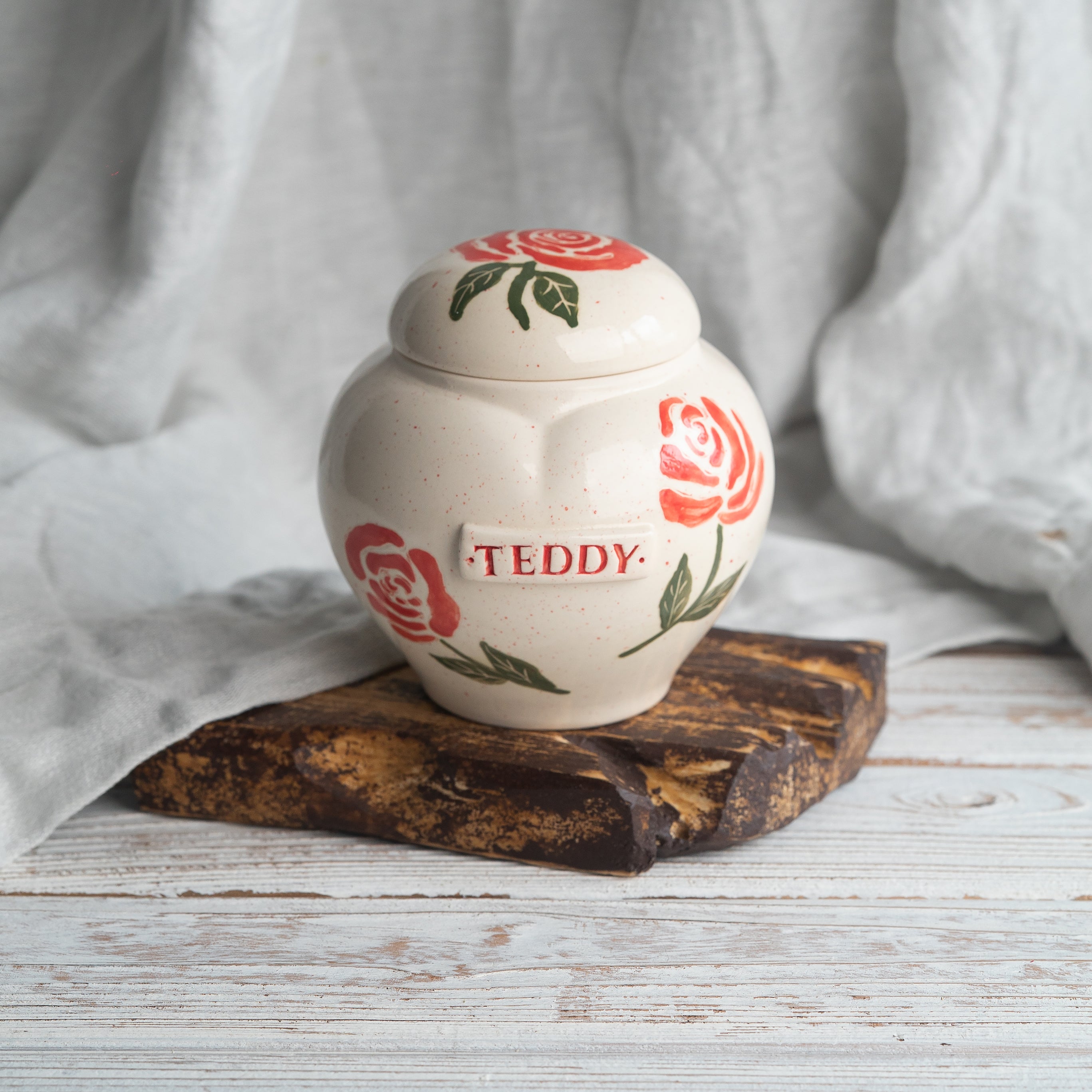 Rose Pet Urn, Ceramic Urn for Ashes, Creamation Urn, Heart Urn for Pets, Dog Urn, Cat Urn