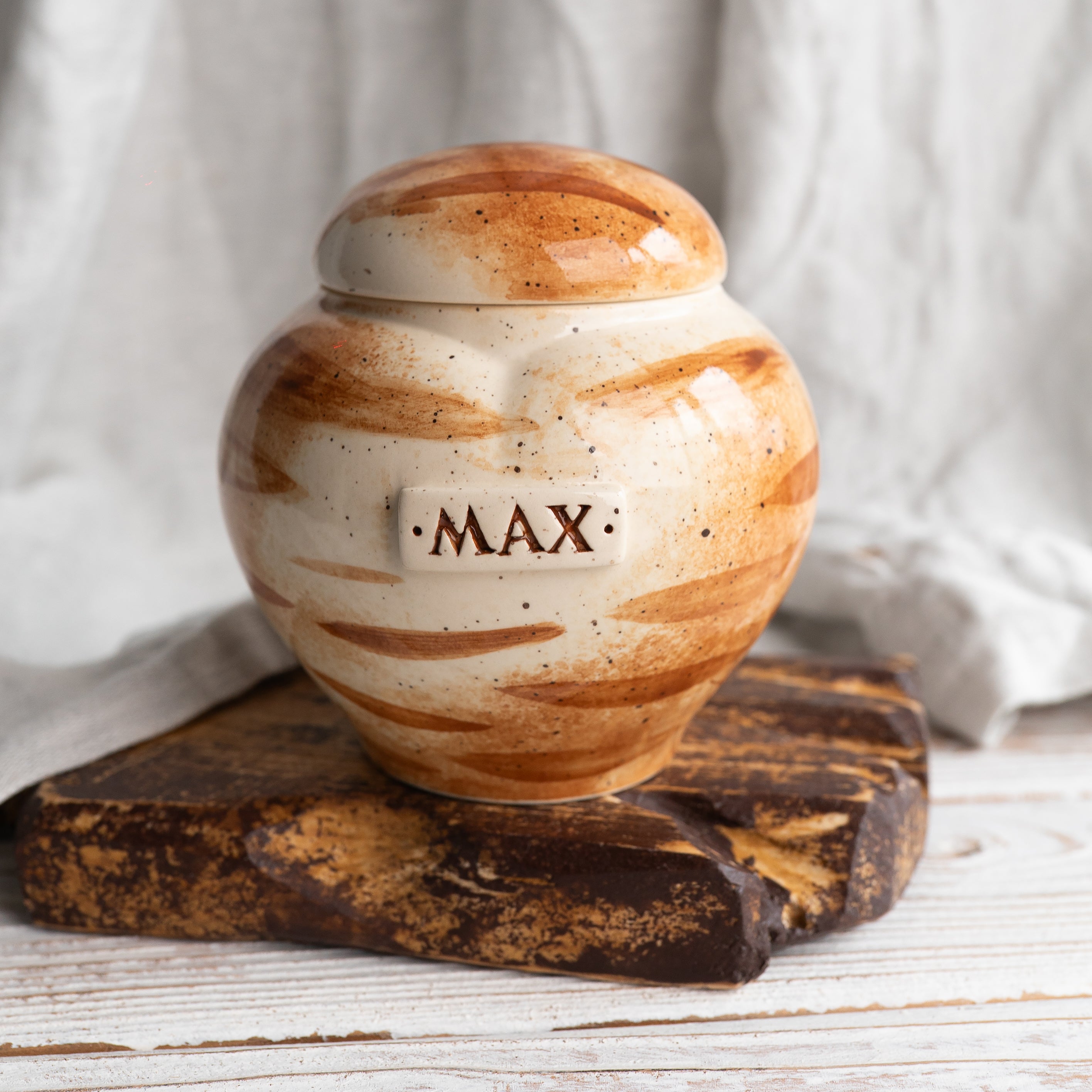 Red Cat Pet Urn, Ceramic Urn for Ashes, Creamation Urn, Heart Urn for Pets