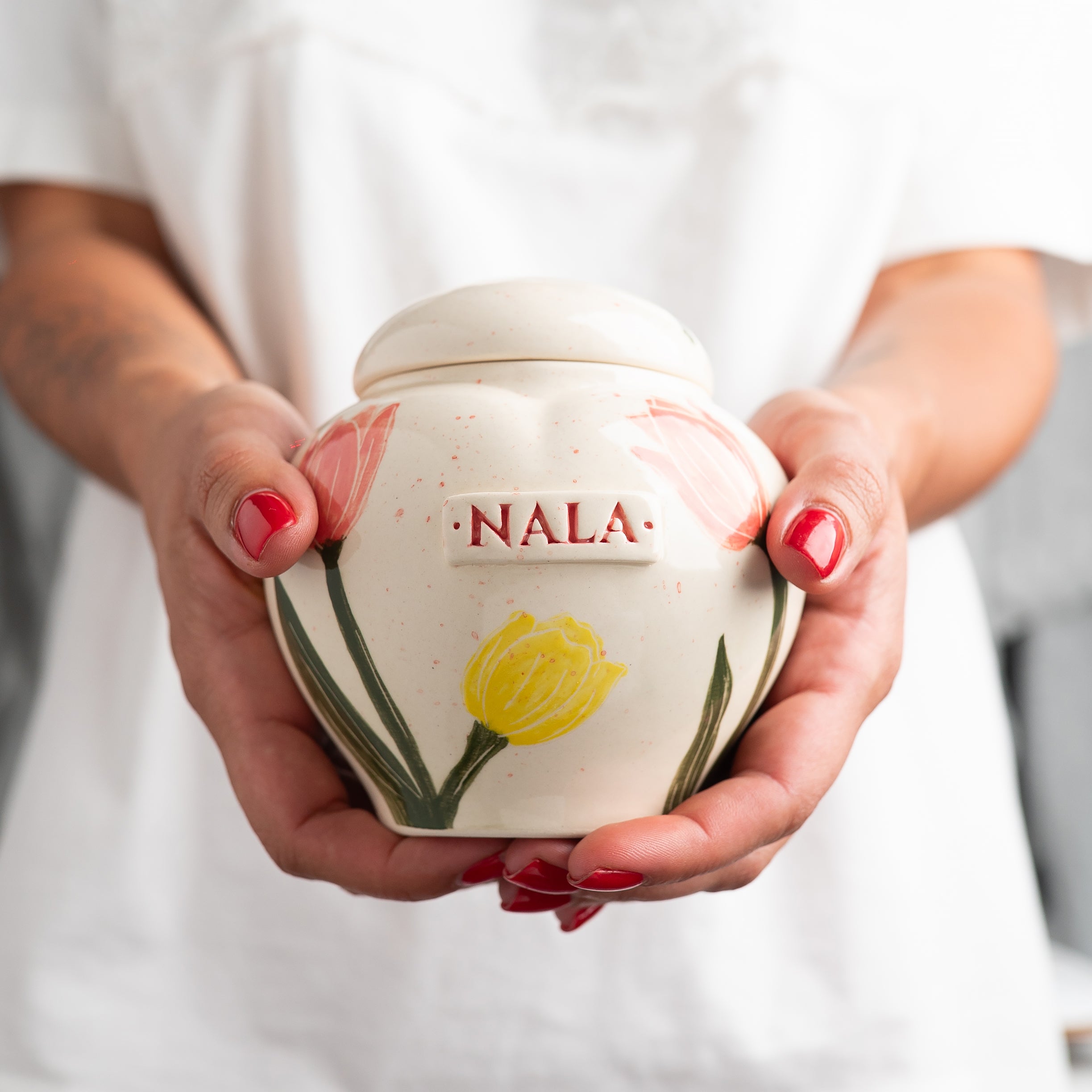 Tulips Pet Urn, Ceramic Urn for Ashes, Floral Creamation Urn, Heart Urn for Pets, Dog Urn, Cat Urn