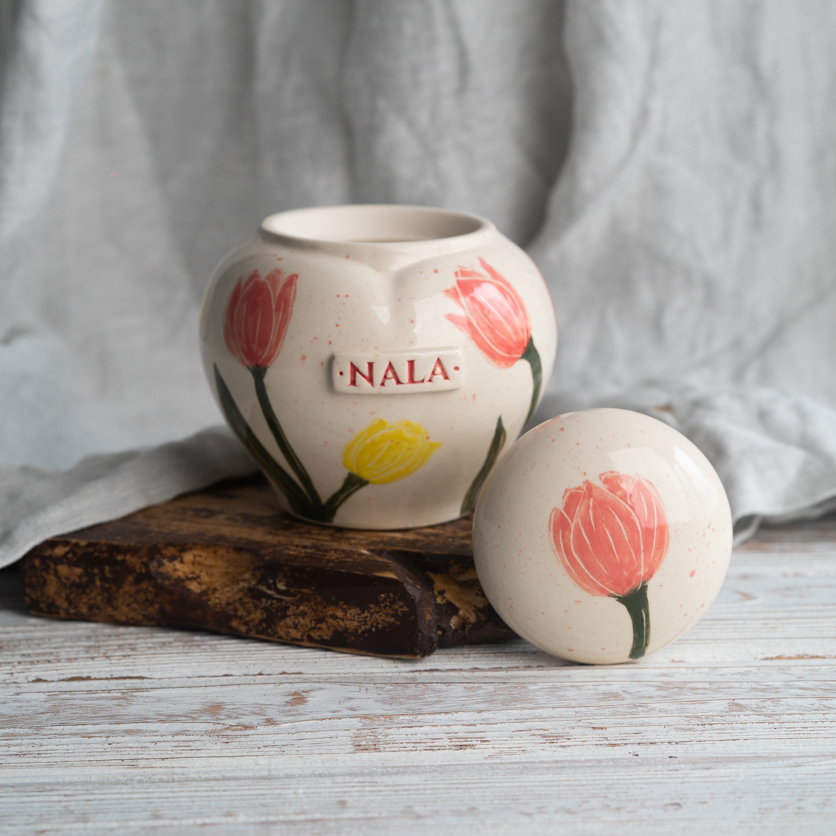 Tulips Pet Urn, Ceramic Urn for Ashes, Floral Creamation Urn, Heart Urn for Pets, Dog Urn, Cat Urn