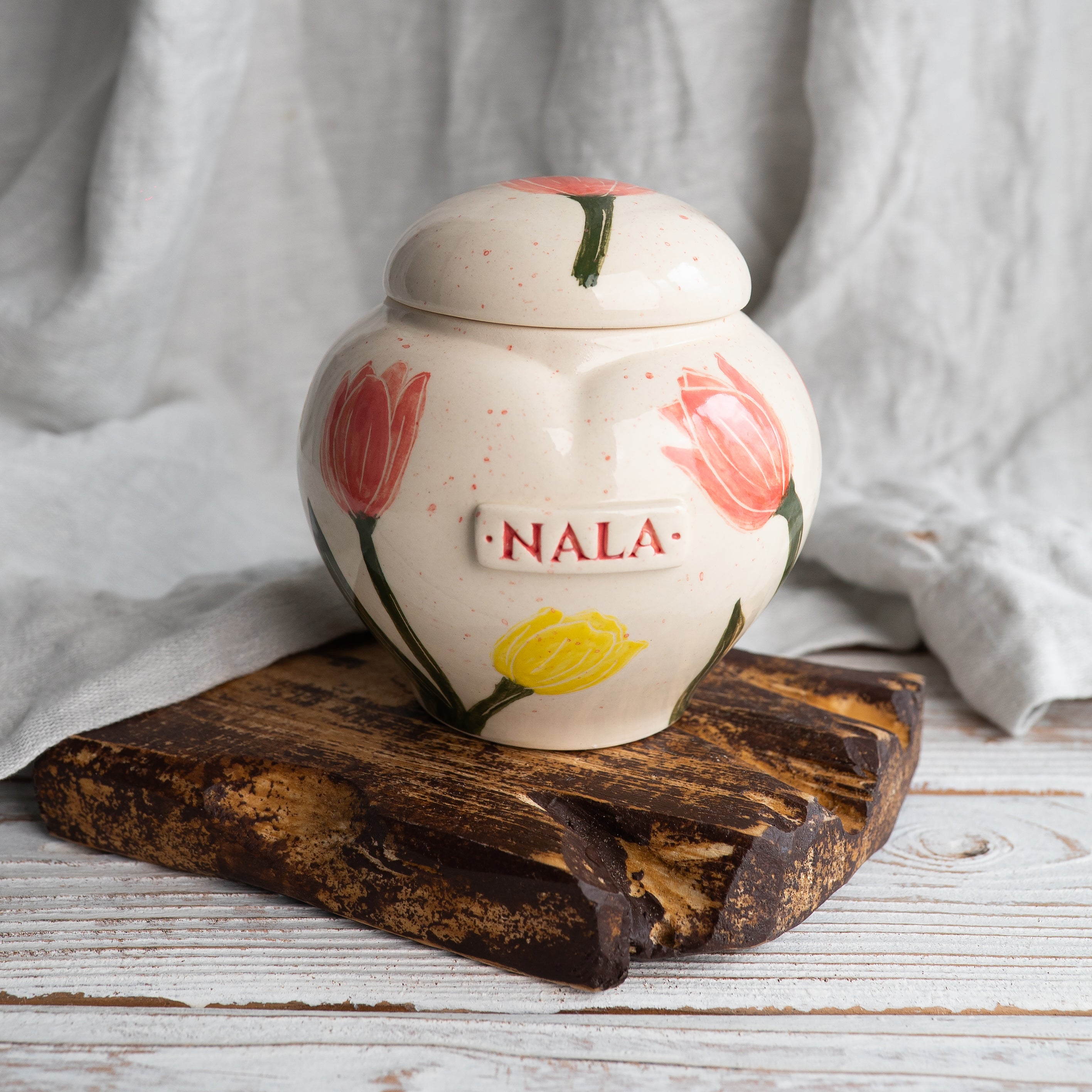 Tulips Pet Urn, Ceramic Urn for Ashes, Floral Creamation Urn, Heart Urn for Pets, Dog Urn, Cat Urn