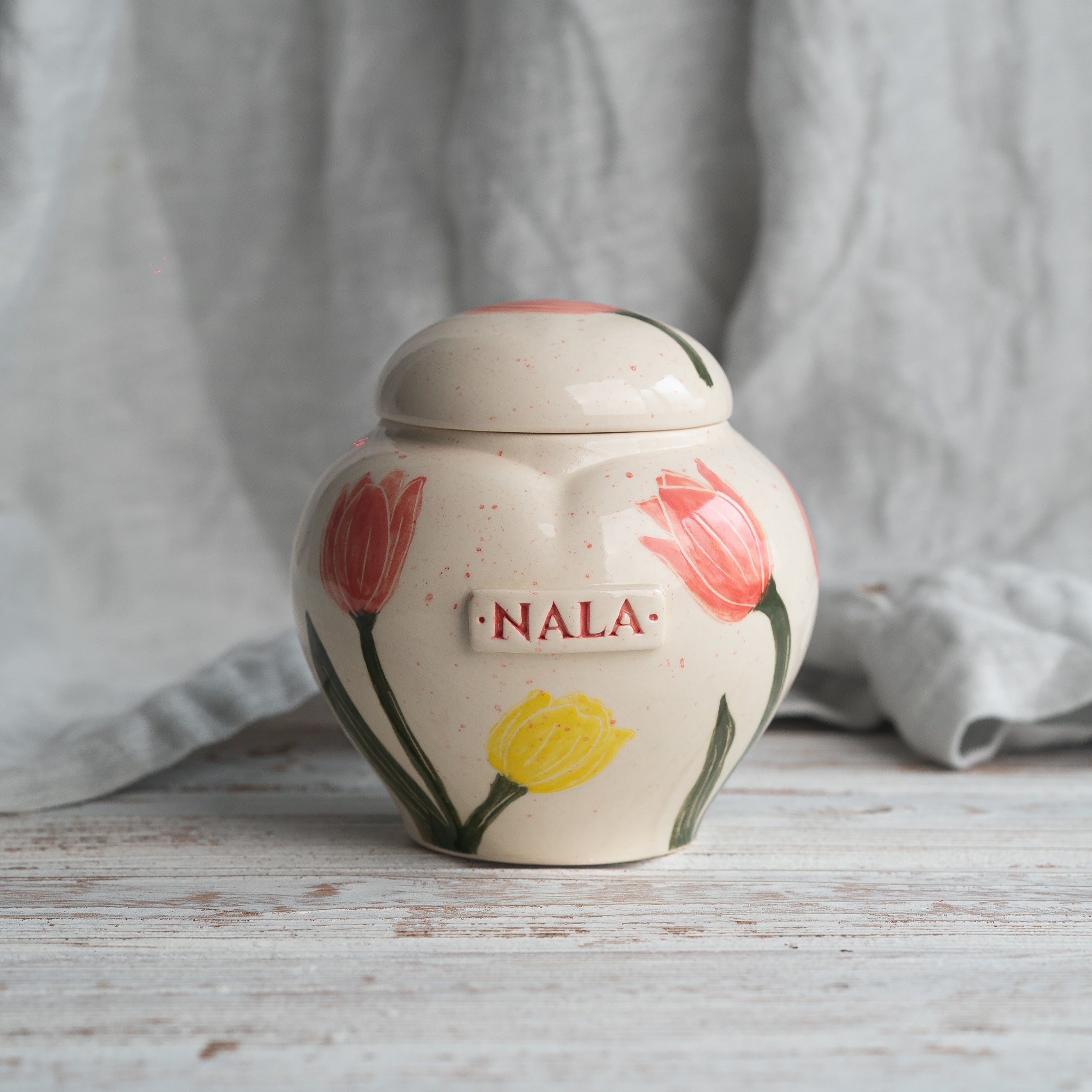 Tulips Pet Urn, Ceramic Urn for Ashes, Floral Creamation Urn, Heart Urn for Pets, Dog Urn, Cat Urn