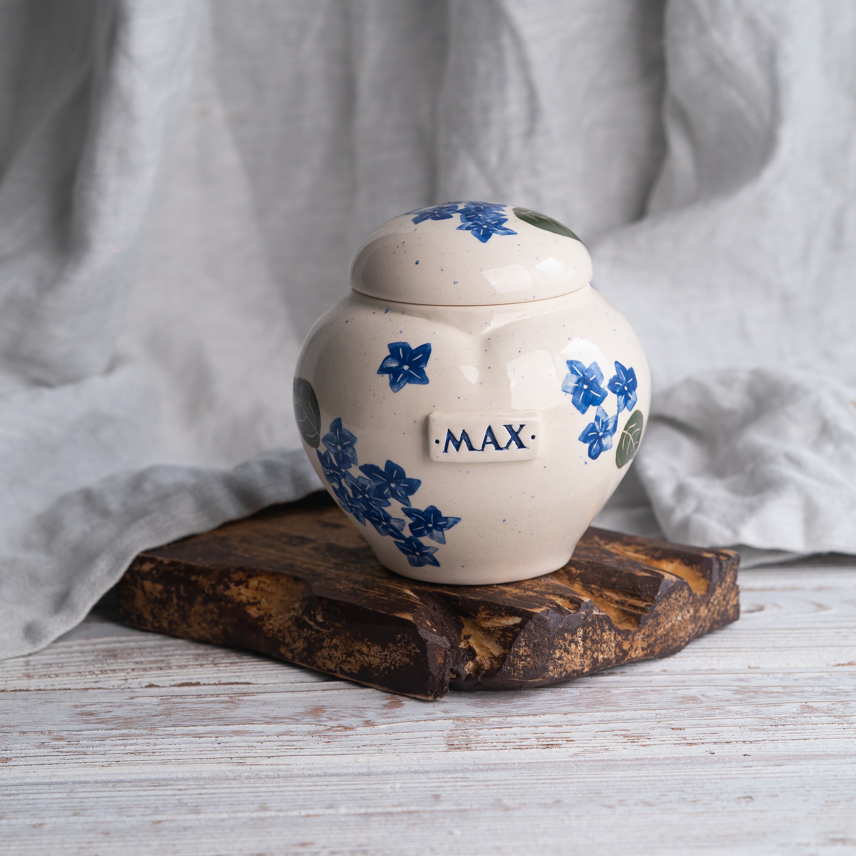 Floral Pet Urn,Hydrangea Ceramic Urn for Ashes, Creamation Urn, Heart Urn for Pets, Dog Urn, Cat Urn