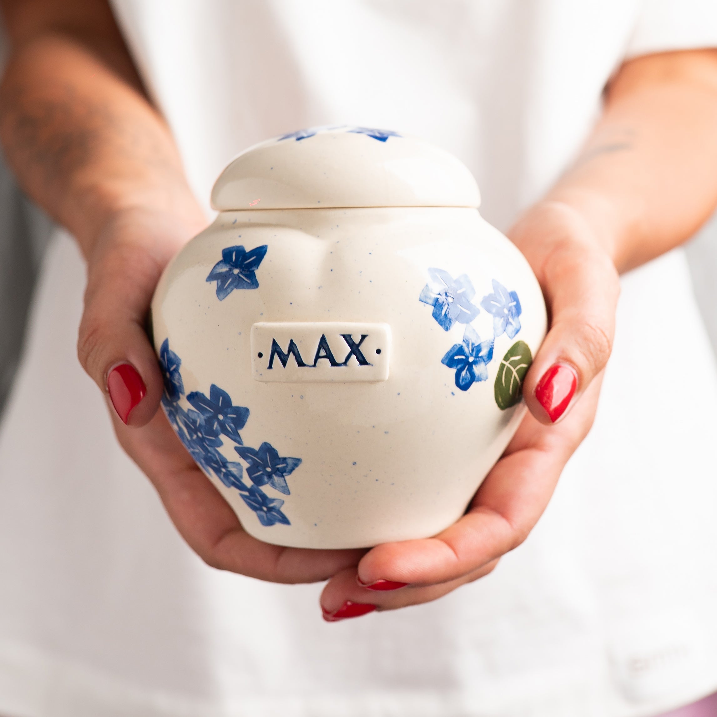 Floral Pet Urn,Hydrangea Ceramic Urn for Ashes, Creamation Urn, Heart Urn for Pets, Dog Urn, Cat Urn