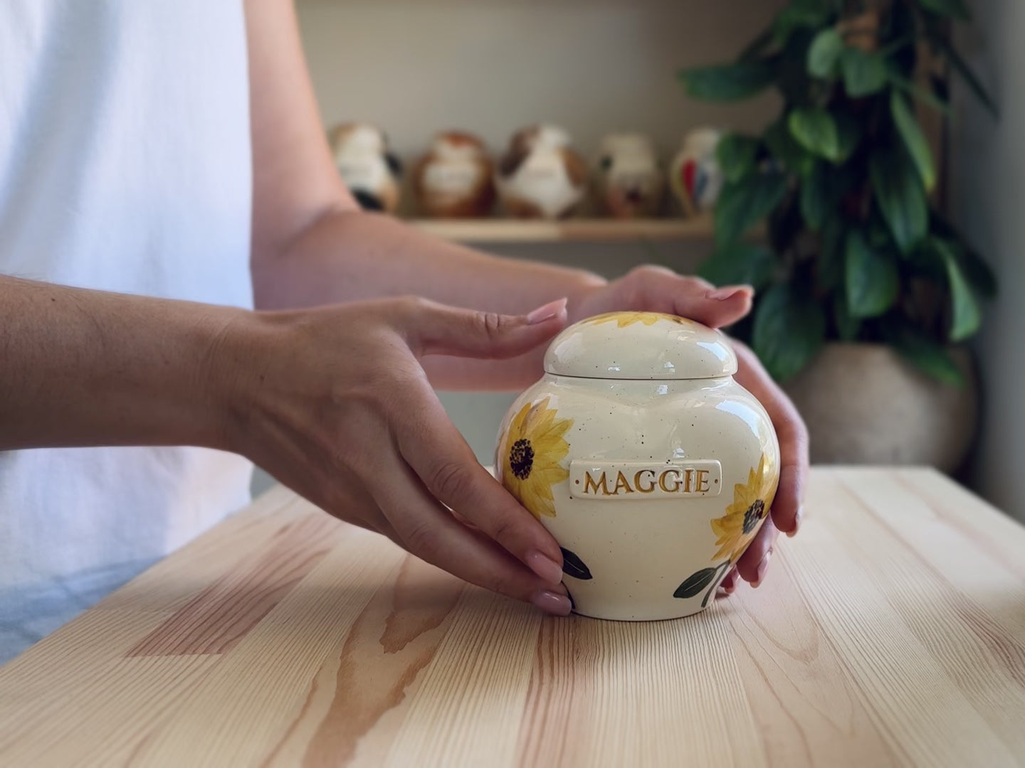 Sunflower Heart-Shaped Ceramic Keepsake Urn – Pet Memorial or Urn for Mom, Dad, Adults