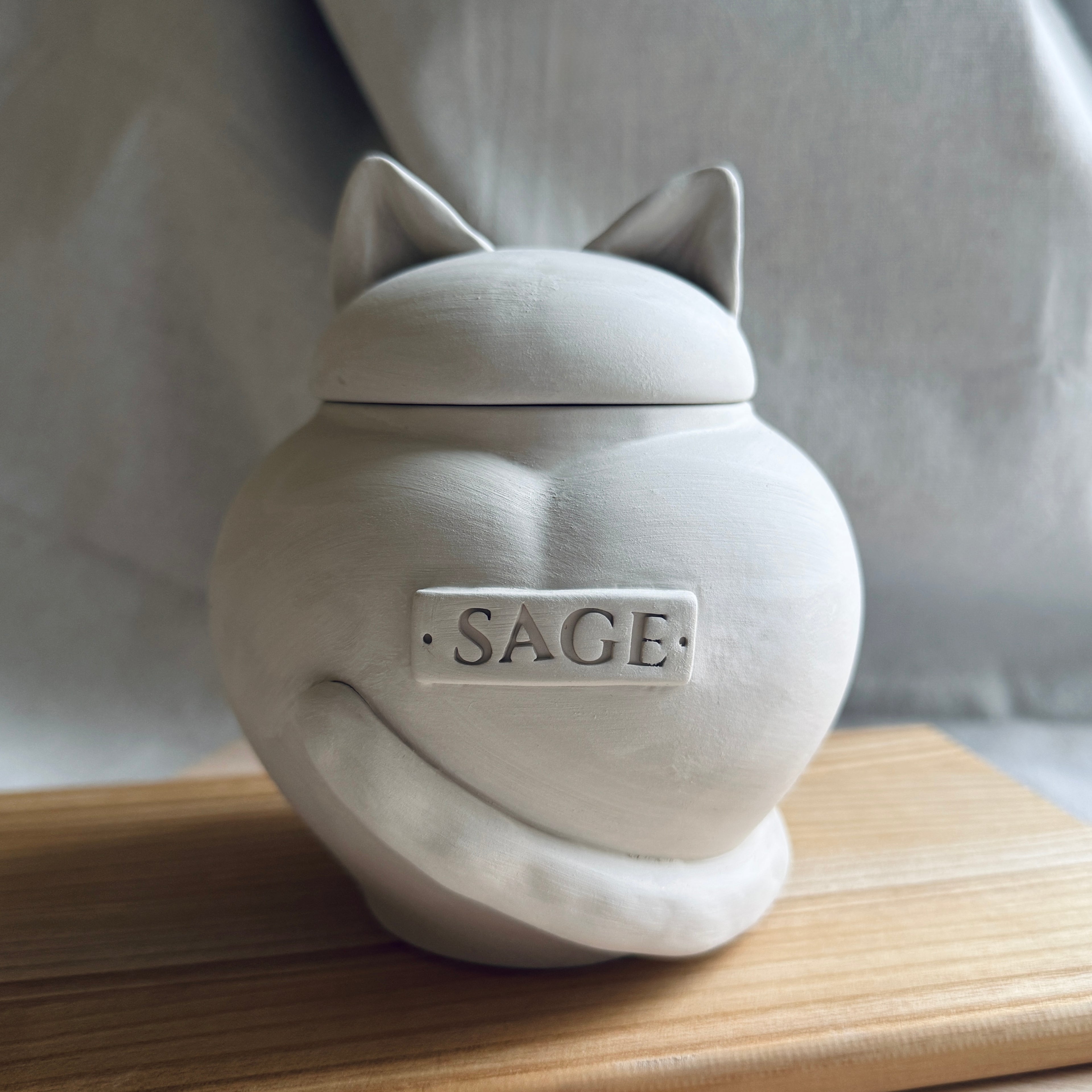 Add-on: Lid with Ears, Urn with Tail