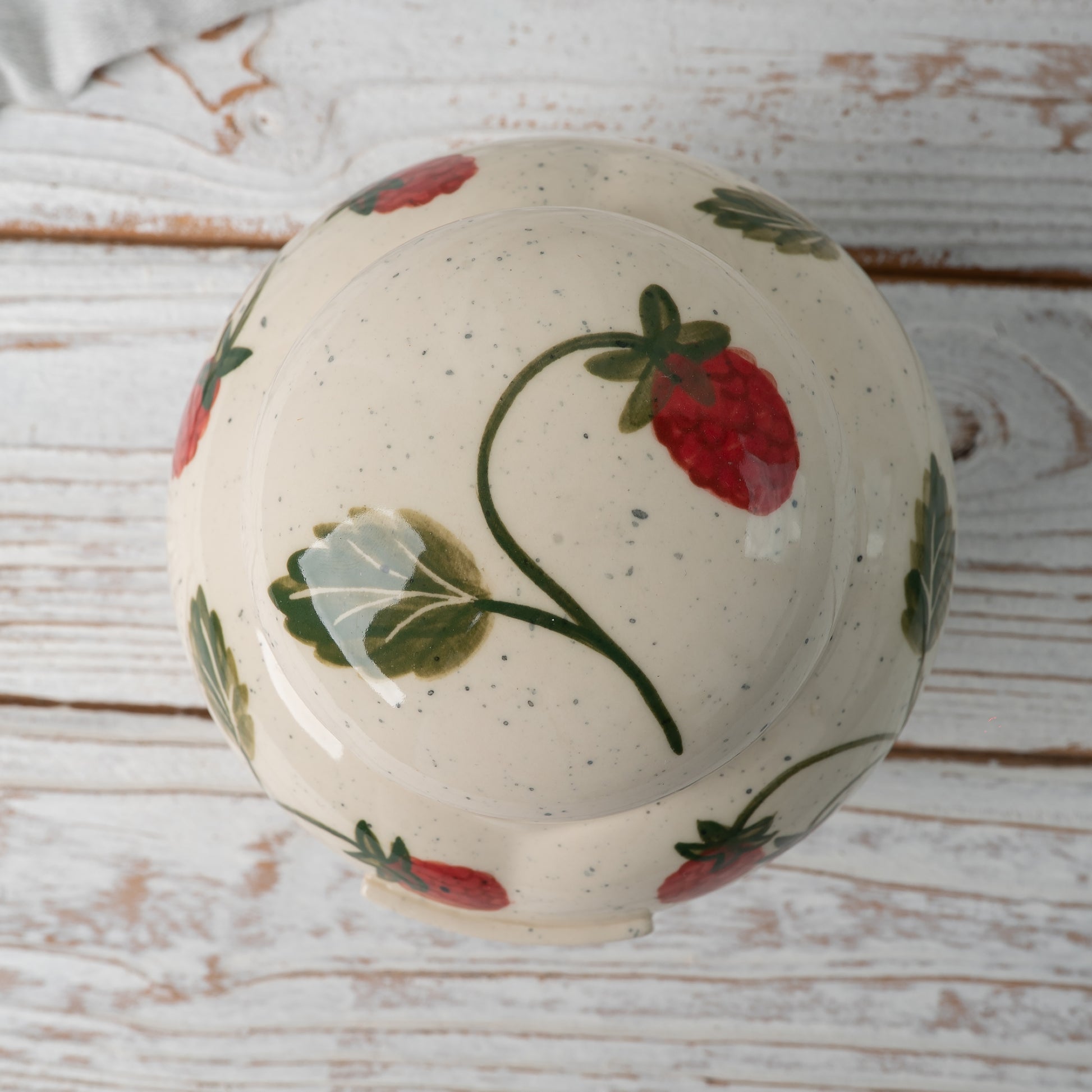 Raspberry-heart-urn-lid-view