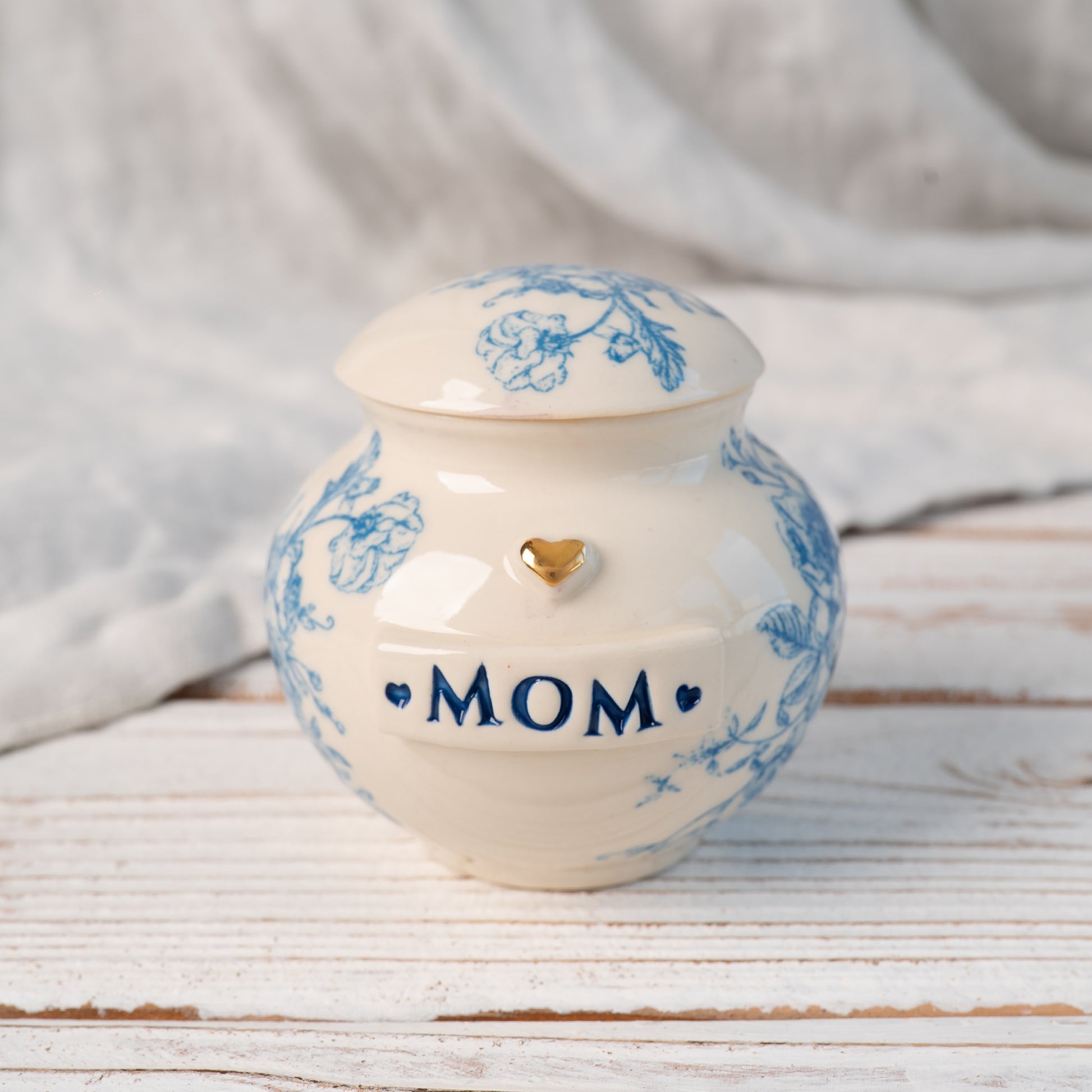 front view blue flower print mini keepsake 5 cu in with gold heart