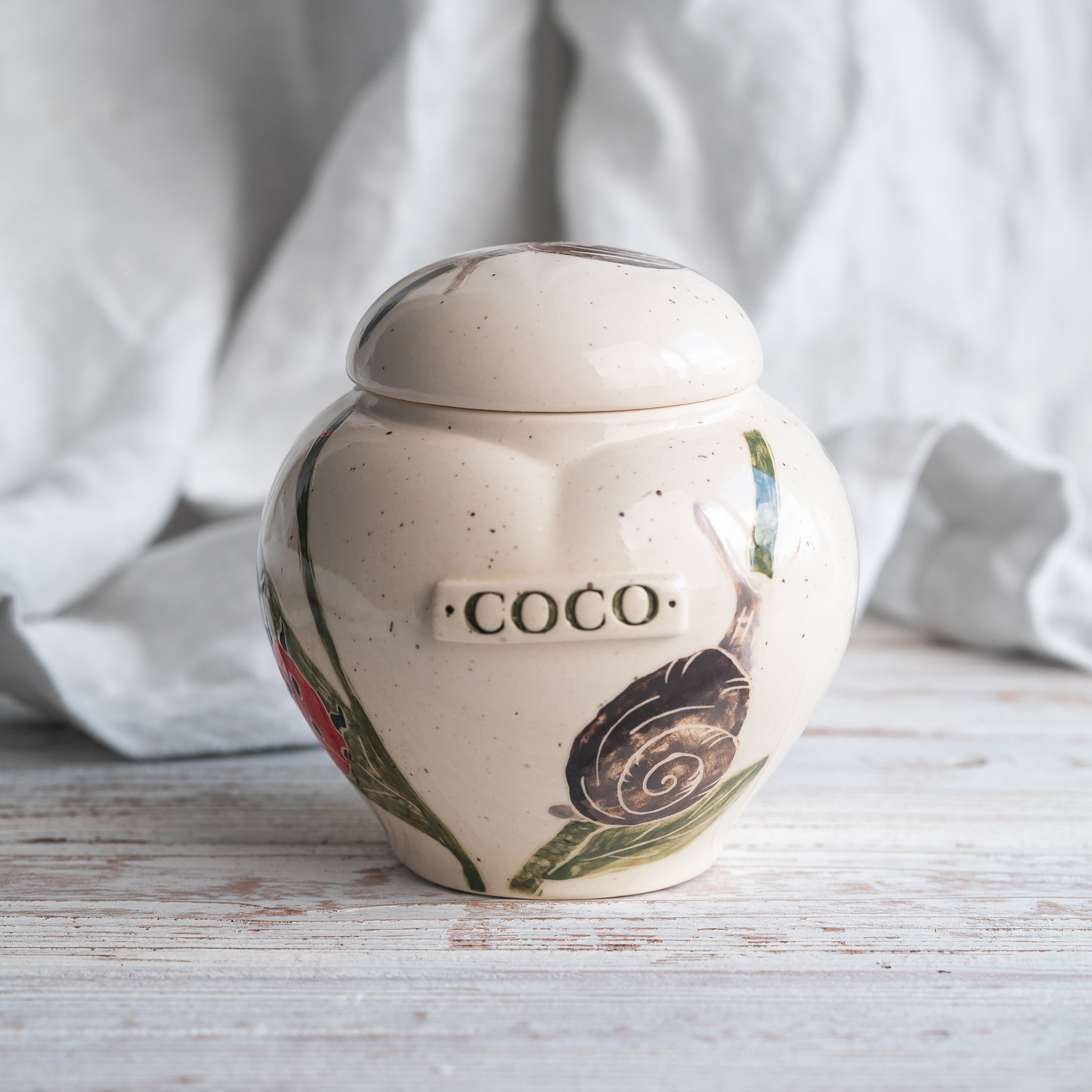 Snail Pet Urn, Ceramic Urn for Ashes, Creamation Urn, Heart Urn for Pets, Dog Urn, Cat Urn
