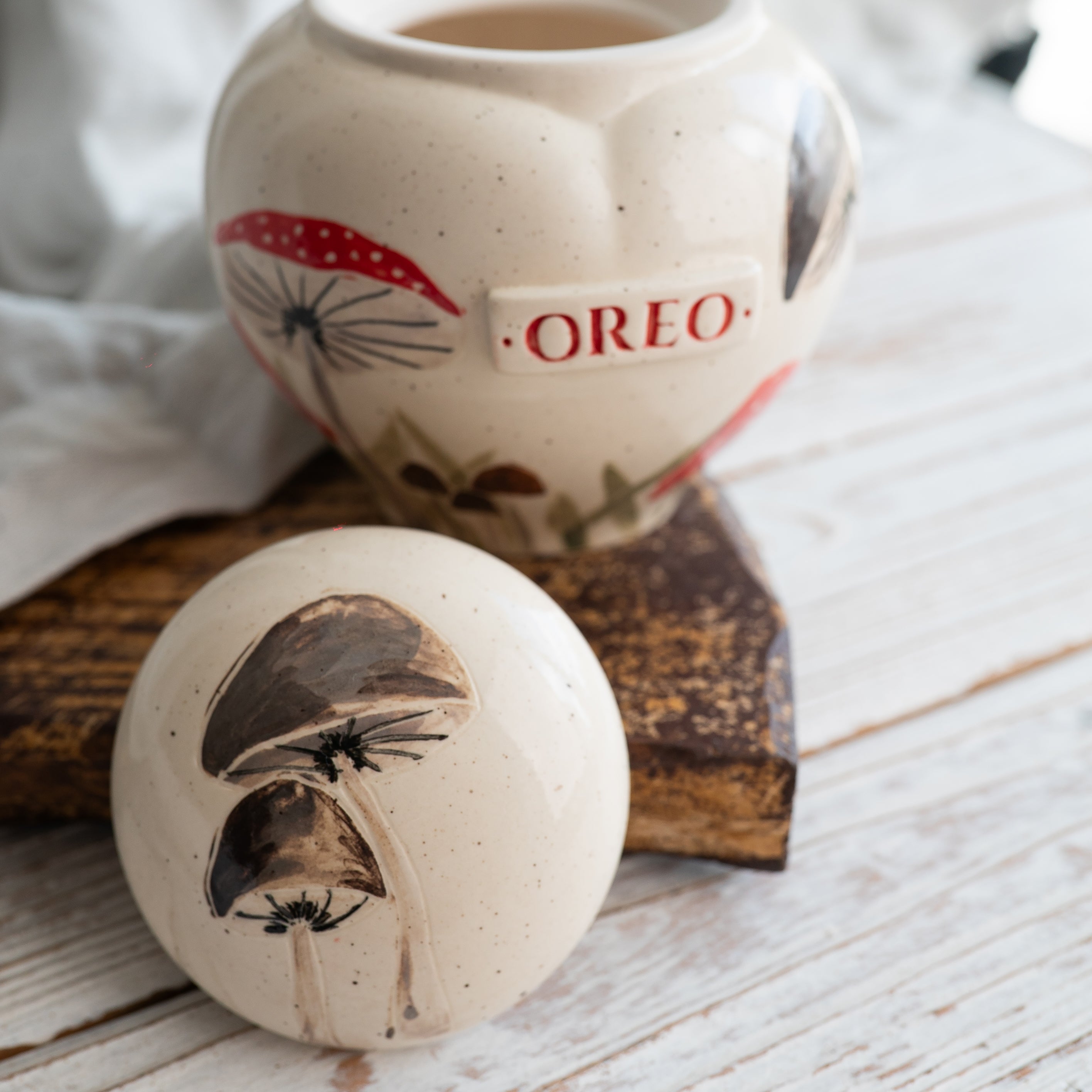 Mushroom Pet Urn, Ceramic Urn for Ashes, Creamation Urn, Heart Urn for Pets, Dog Urn, Cat Urn
