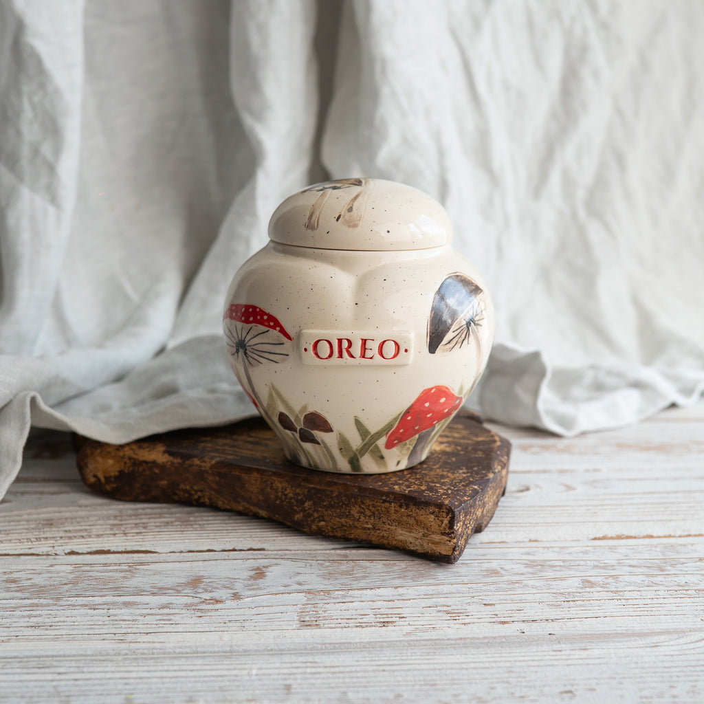 Mushroom Pet Urn, Ceramic Urn for Ashes, Creamation Urn, Heart Urn for Pets, Dog Urn, Cat Urn
