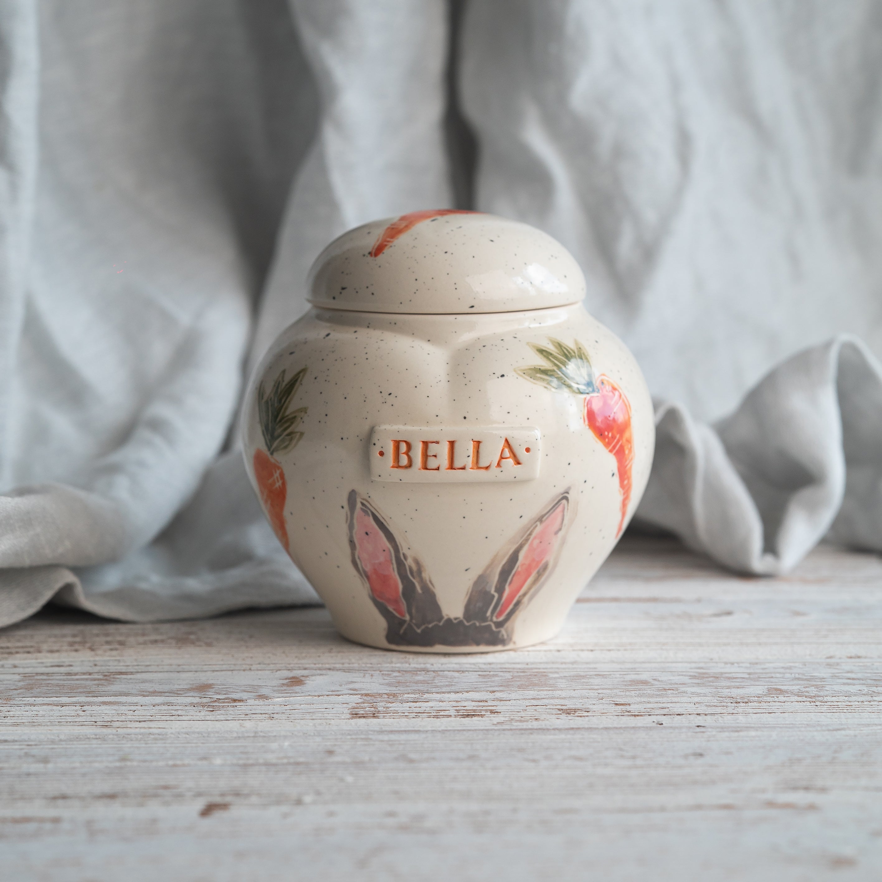 Bunny Urn, Ceramic Urn for Ashes, Creamation Urn, Heart Urn for Pets
