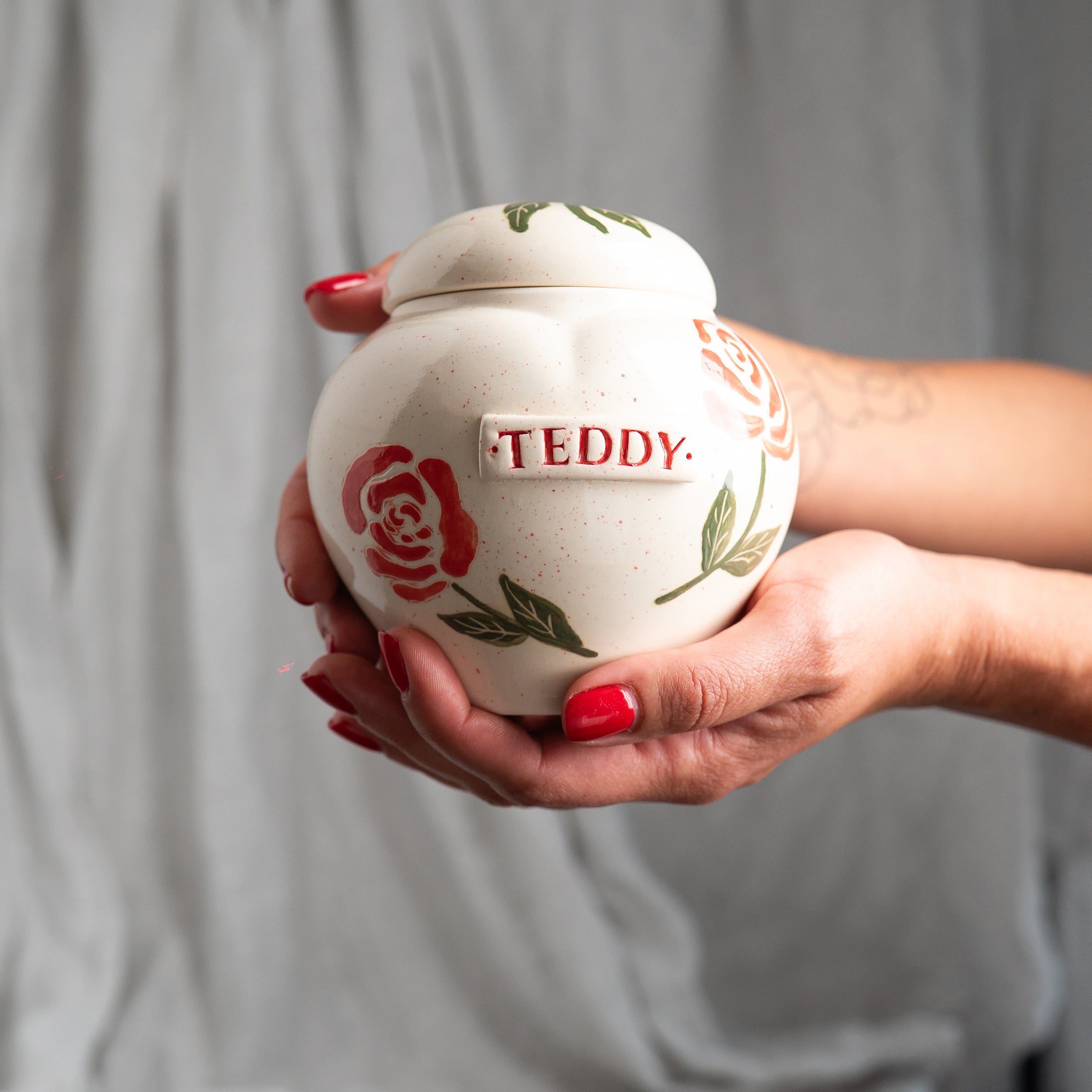 Rose Pet Urn, Ceramic Urn for Ashes, Creamation Urn, Heart Urn for Pets, Dog Urn, Cat Urn