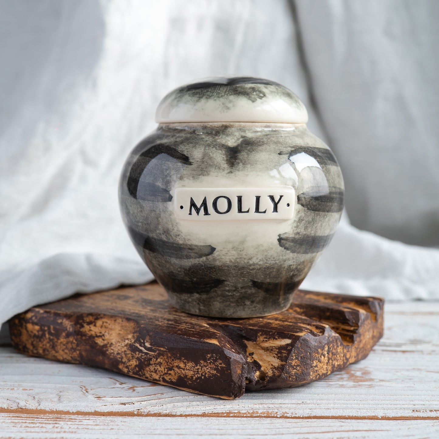 Gray Tabby Stripes Cat Heart-Shaped Ceramic Urn: Personalized Memorial Keepsake